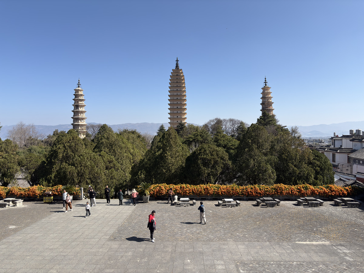 Picture China Dali Three pagodas 2026-01 21 - Hot Season Three pagodas