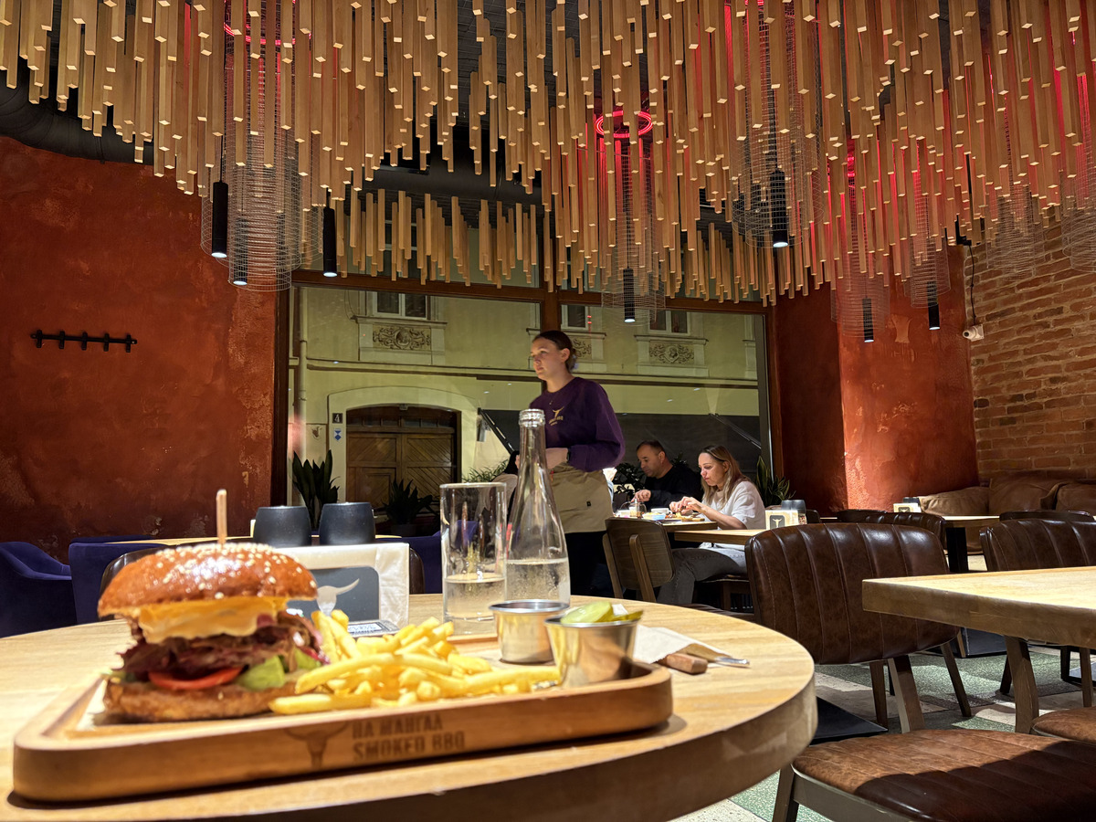 Picture Ukraine Lviv Restaurants 2024-10 76 - Monument Restaurants