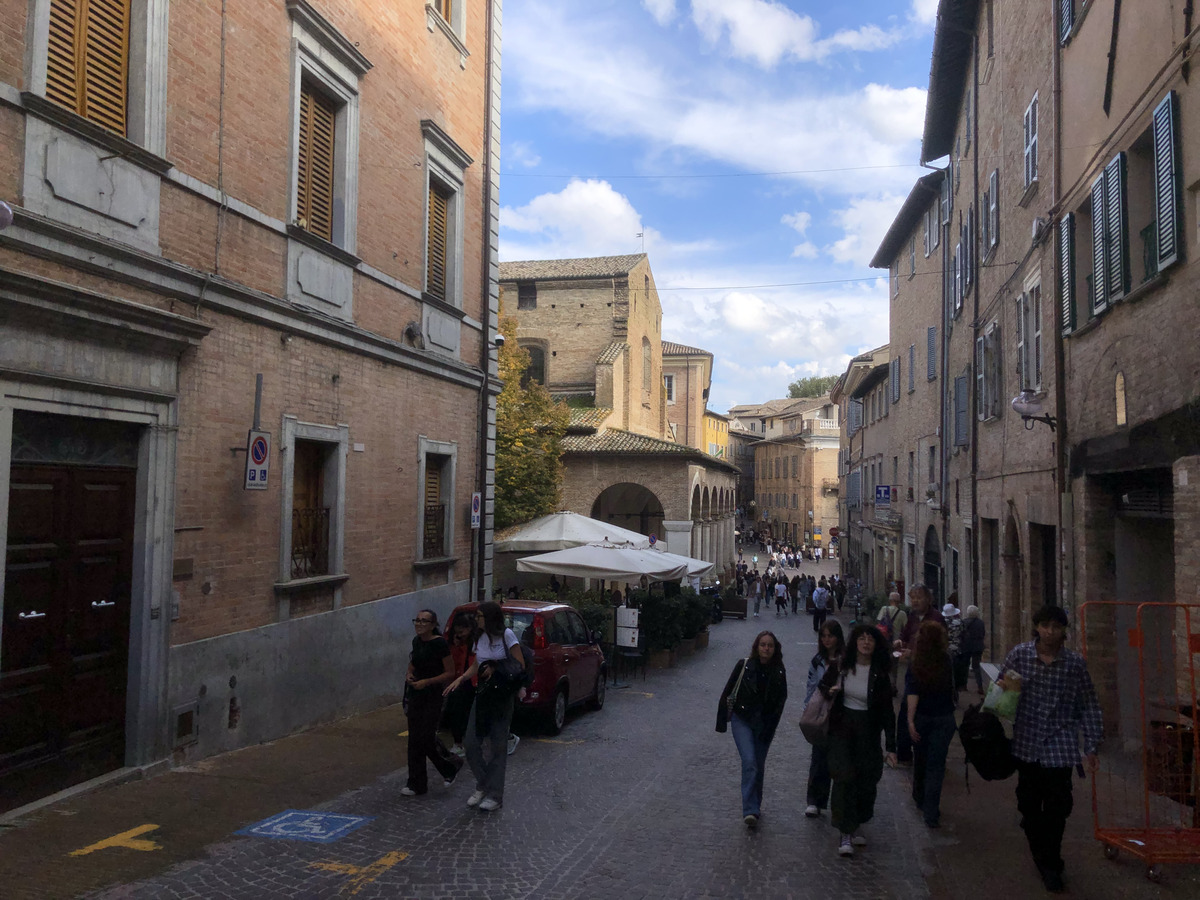 Picture Italy Urbino 2024-09 124 - Cost Urbino