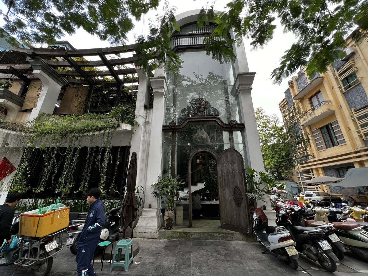 Picture Vietnam Hanoi Sadhu Vegetarian Restaurant 2024-01 36 - Monument Sadhu Vegetarian Restaurant