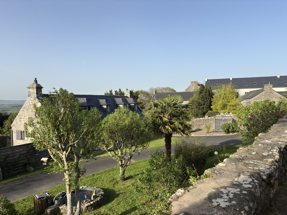 Picture France Locronan 2026-04 21 - Lakes Locronan