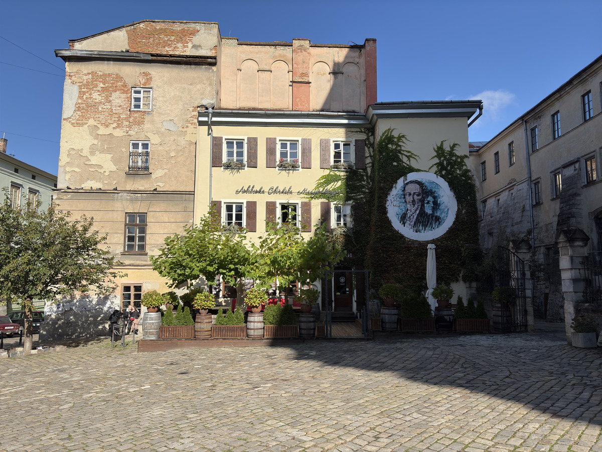 Picture Ukraine Lviv 2024-10 110 - Hotel Pool Lviv