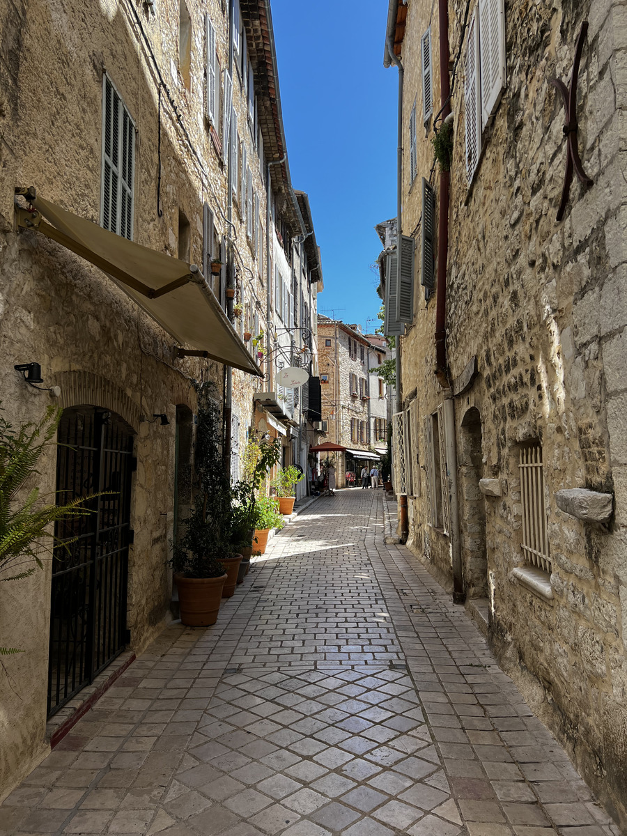 Picture France Vence 2024-04 59 - Restaurants Vence