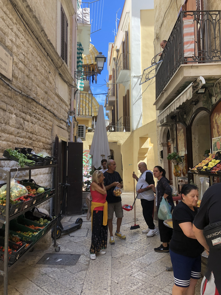 Picture Italy Bari 2024-09 37 - Shopping Bari