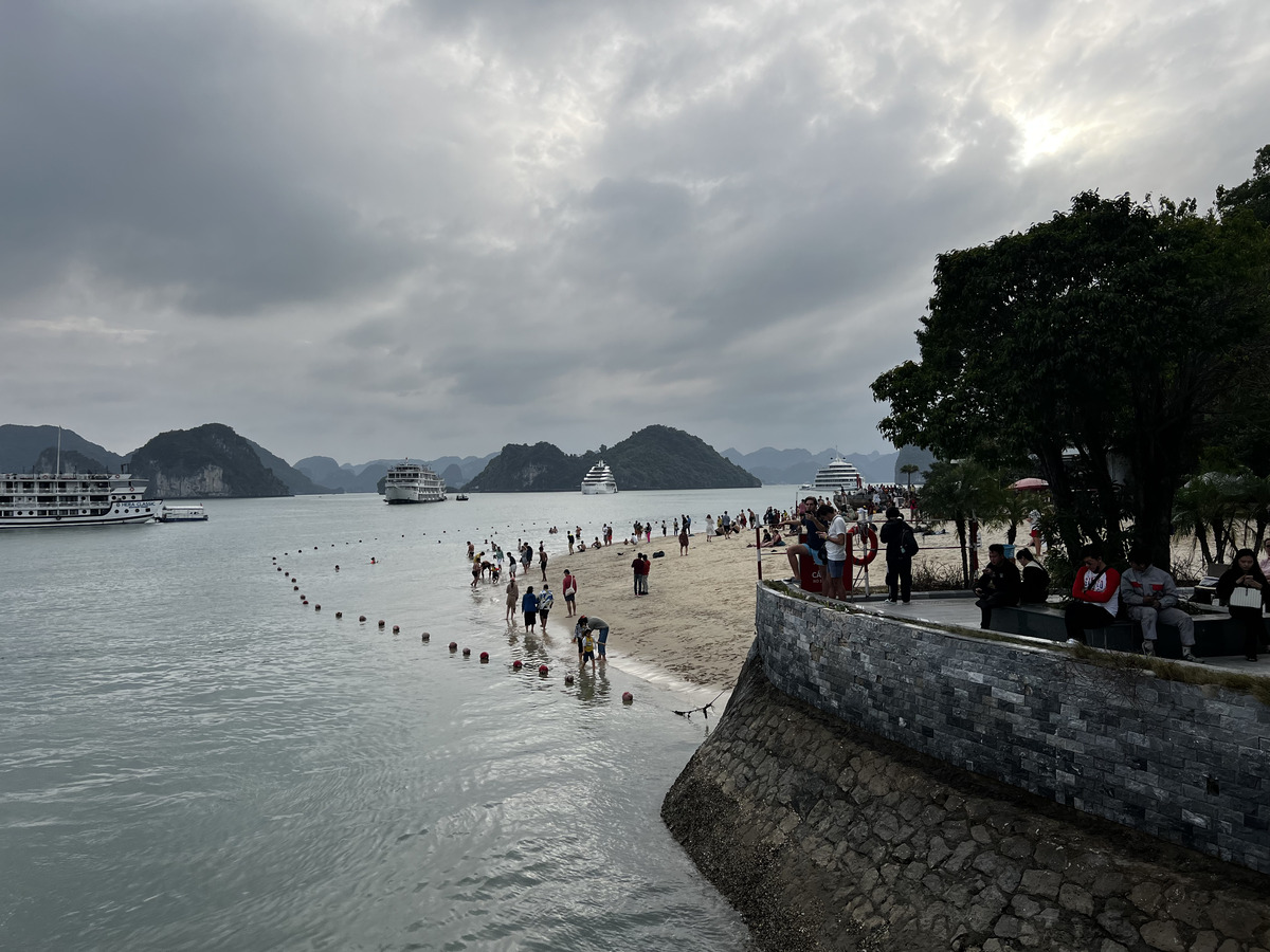 Picture Vietnam Ha Long Bay 2024-01 94 - City Sight Ha Long Bay