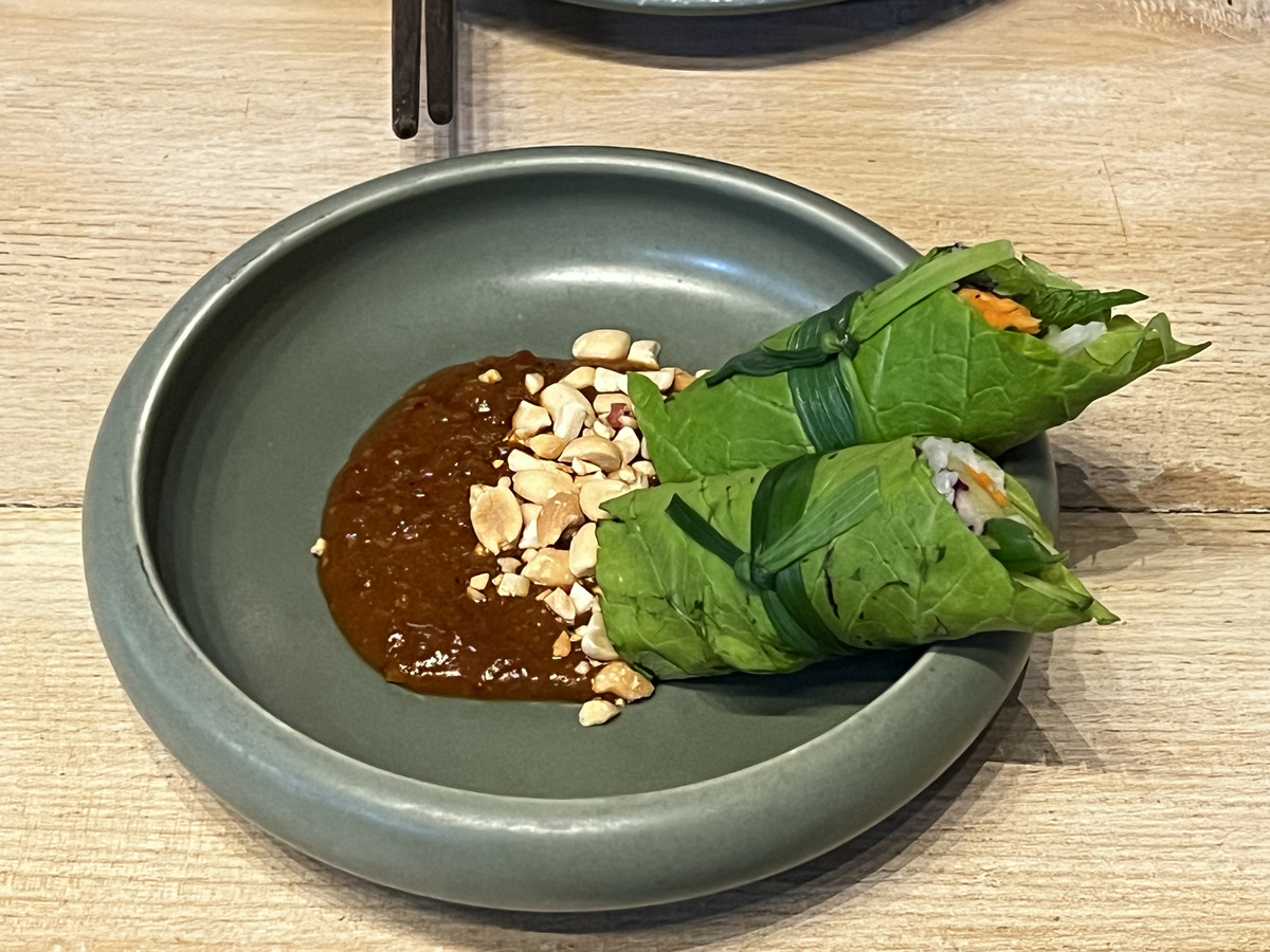 Picture Vietnam Hanoi Sadhu Vegetarian Restaurant 2024-01 24 - Room Sadhu Vegetarian Restaurant