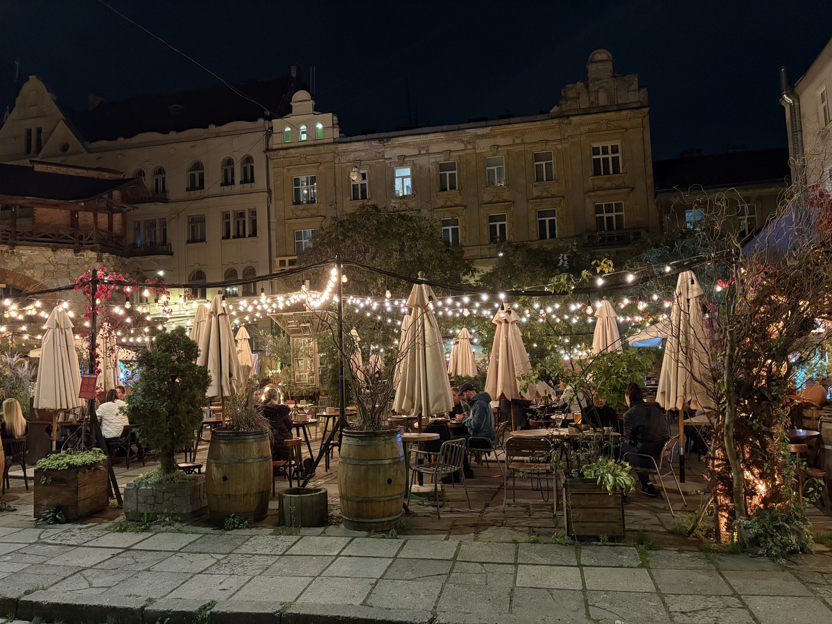 Picture Ukraine Lviv 2024-10 356 - Hotel Pools Lviv