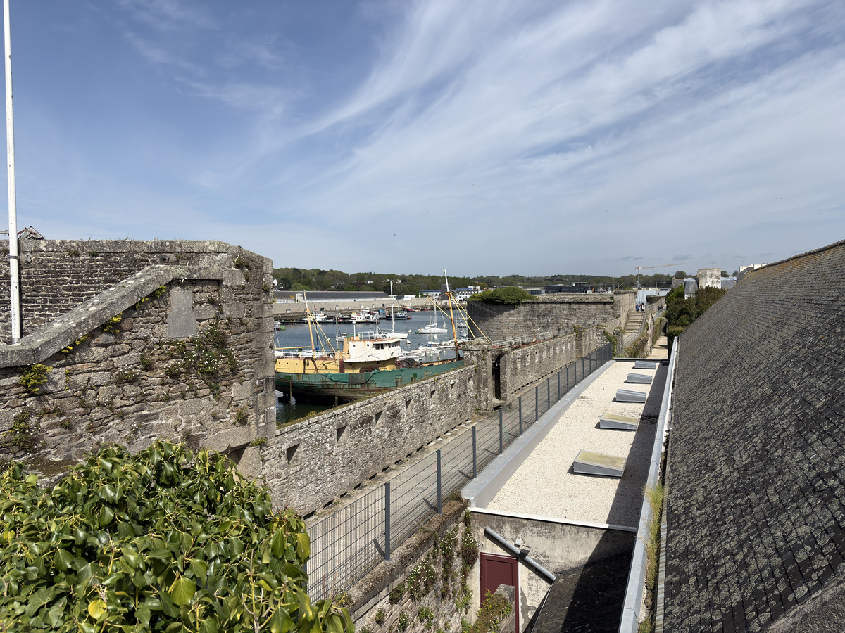 Picture France Concarneau Ville close 2026-04 109 - Cost Ville close
