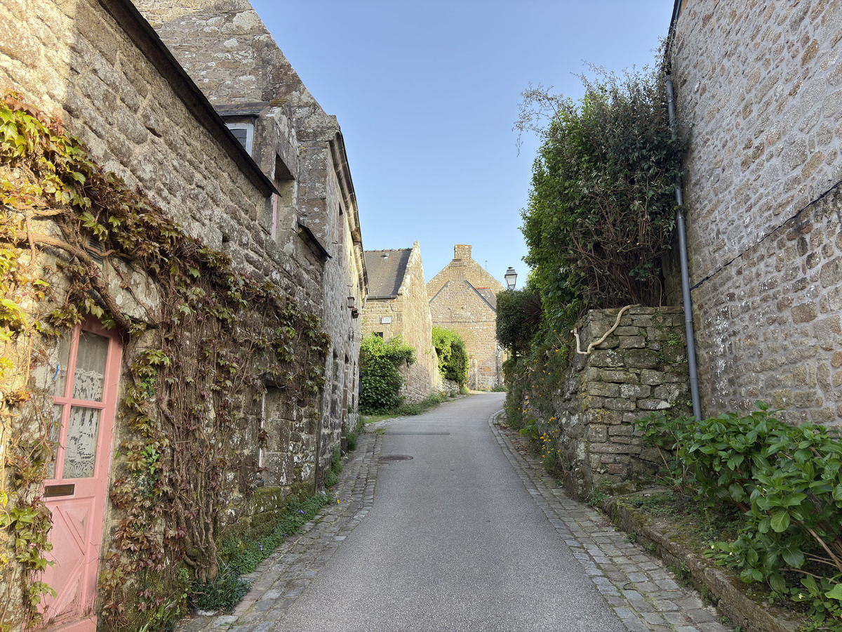 Picture France Locronan 2026-04 120 - Hotel Locronan
