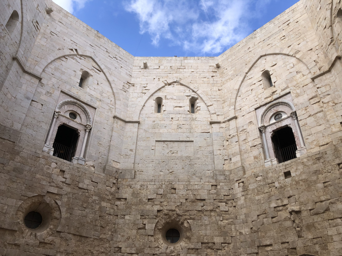 Picture Italy Castel del monte 2024-09 4 - Hot Season Castel del monte