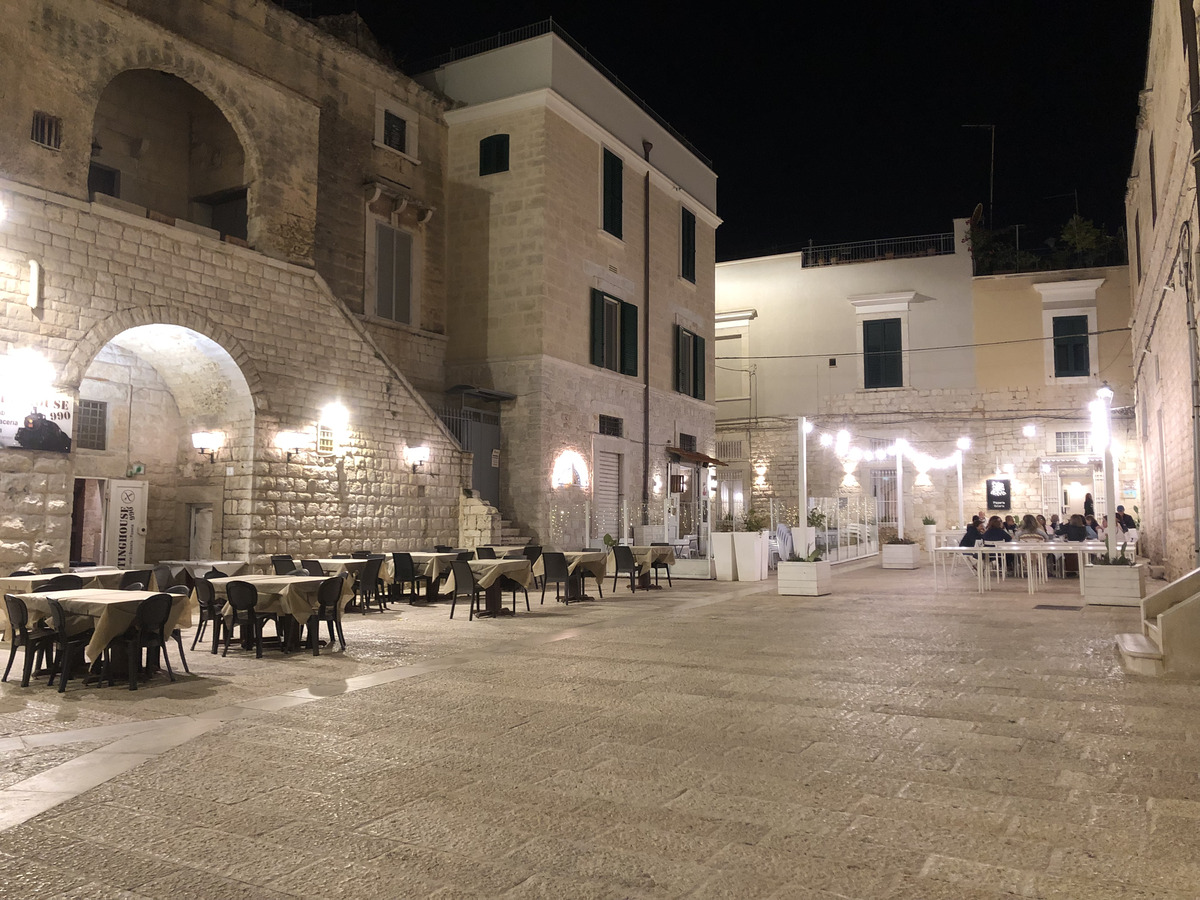 Picture Italy Trani 2024-09 18 - Resorts Trani