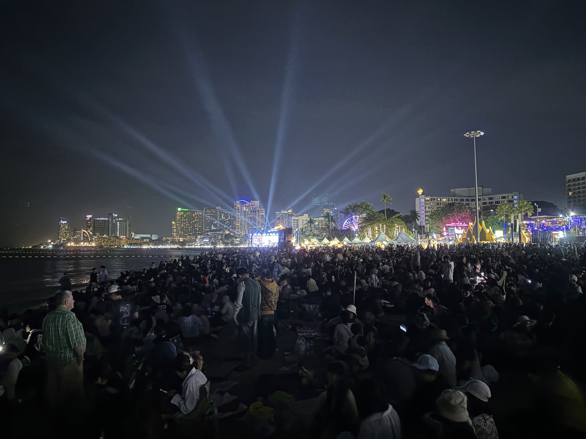 Picture Thailand Pattaya pattaya firework festival 2025-12 57 - Savings pattaya firework festival