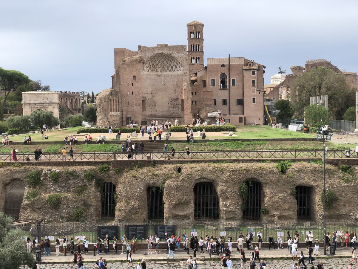 Picture Italy Rome The Colosseum 2024-09 21 - Rain Season The Colosseum