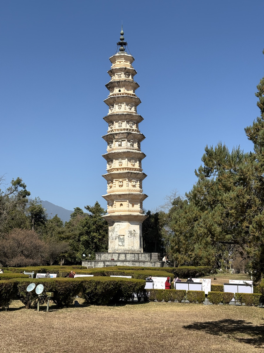 Picture China Dali Three pagodas 2026-01 57 - Hotel Pools Three pagodas