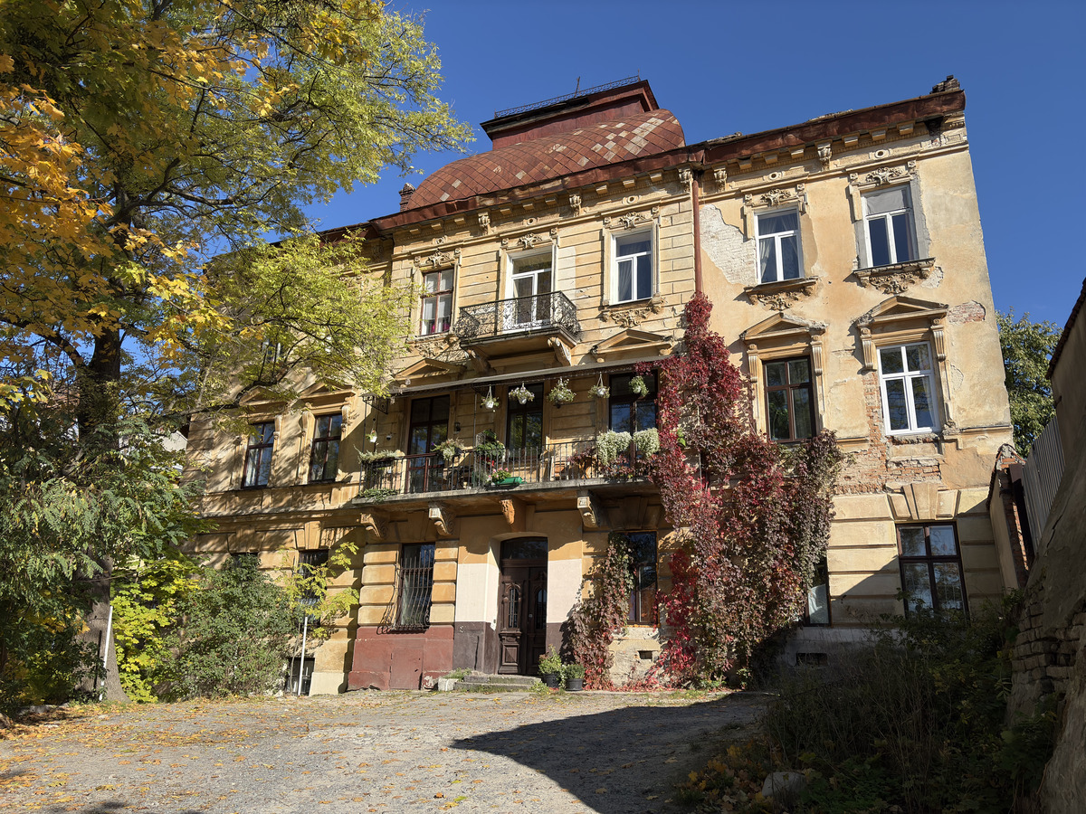 Picture Ukraine Lviv 2024-10 400 - Lands Lviv