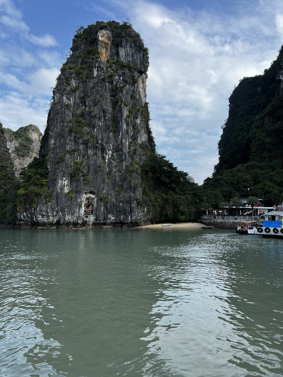 Picture Vietnam Ha Long Bay 2024-01 67 - To see Ha Long Bay
