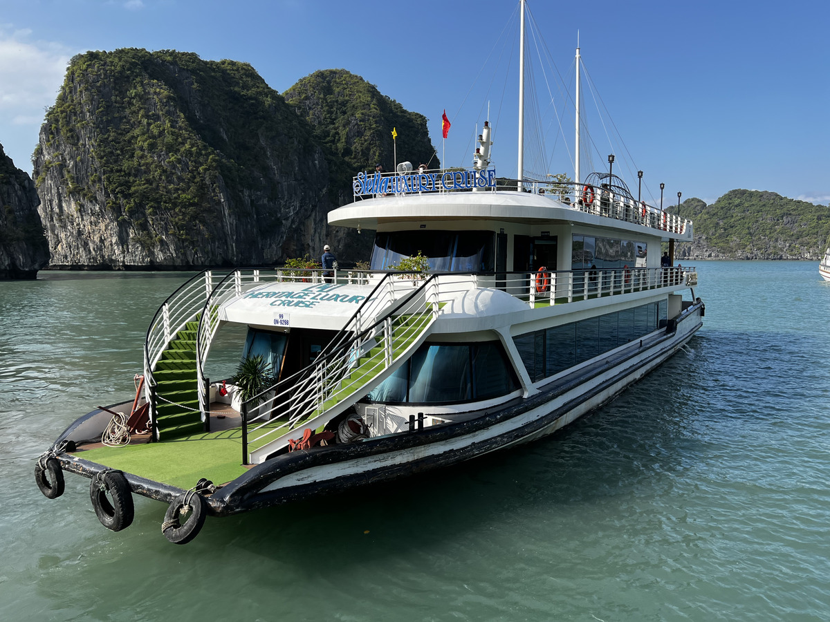 Picture Vietnam Ha Long Bay 2024-01 140 - Winter Ha Long Bay