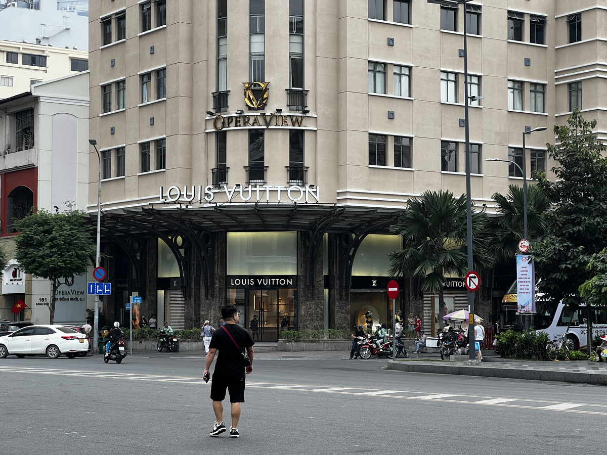 Picture Vietnam Saigon 2024-01 96 - Savings Saigon