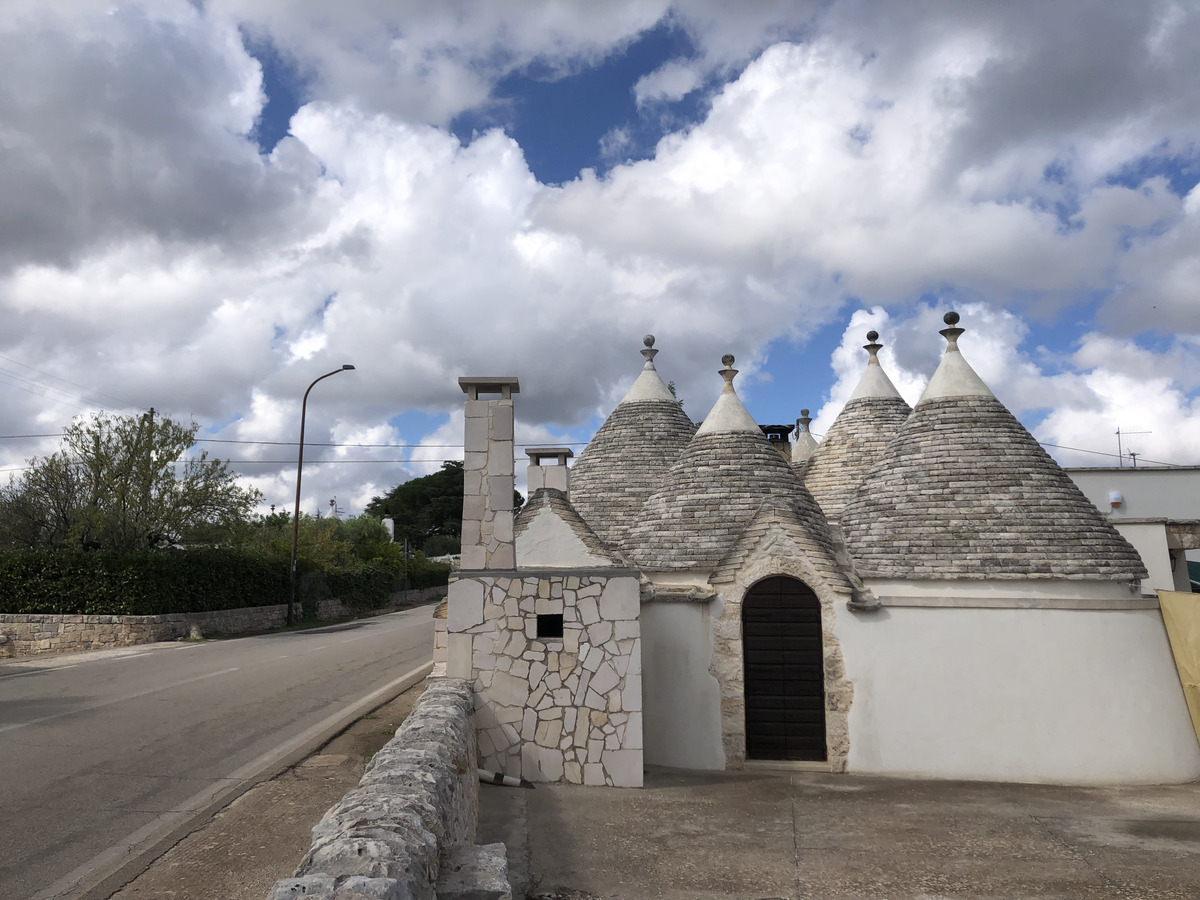 Picture Italy Alberobello 2024-09 31 - Streets Alberobello