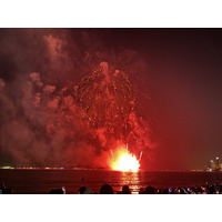 Picture Thailand Pattaya Fireworks 2024-12 12 - Hotel Pool Fireworks