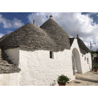 Picture Italy Alberobello 2024-09 125 - Walking Street Alberobello