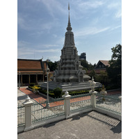 Picture Cambodia Phnom Penh Royal Palace 2024-01 44 - Hotel Royal Palace