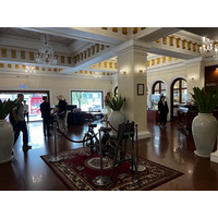 Picture Vietnam Saigon Continental Hotel 2024-01 20 - Night Continental Hotel