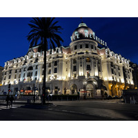 Picture France Nice 2024-04 32 - Hotel Pools Nice