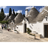 Picture Italy Alberobello 2024-09 37 - Waterfall Alberobello
